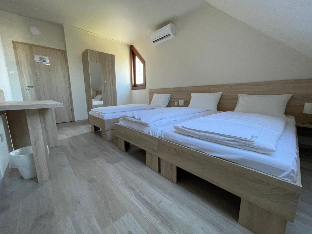 Szolofuert Fogado Bed & Breakfast Kecskemet Exterior photo